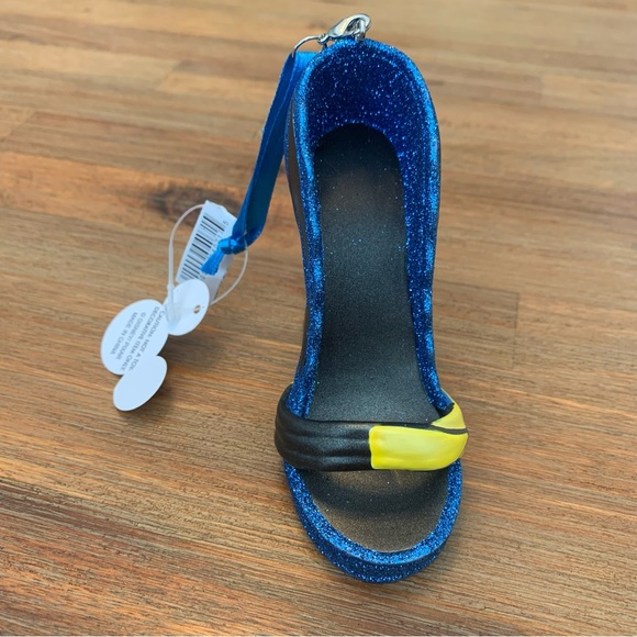 Disney Other - Disney finding Nemo dory shoe ornament